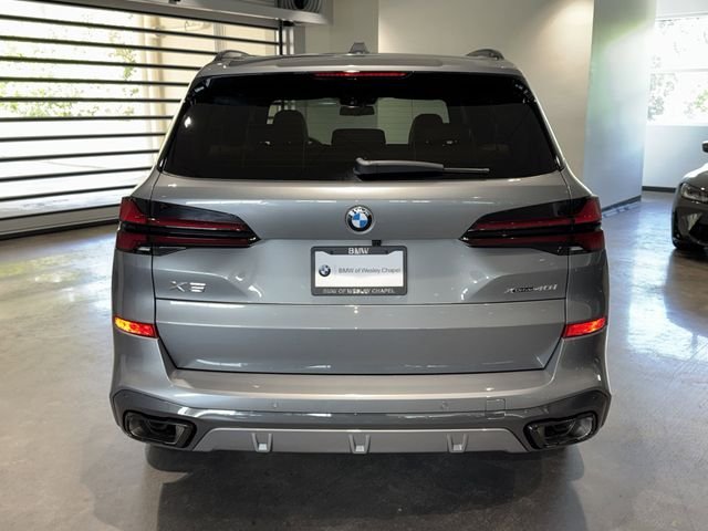 New 2026 Skyscraper Grey Metallic BMW xDrive40i image 6
