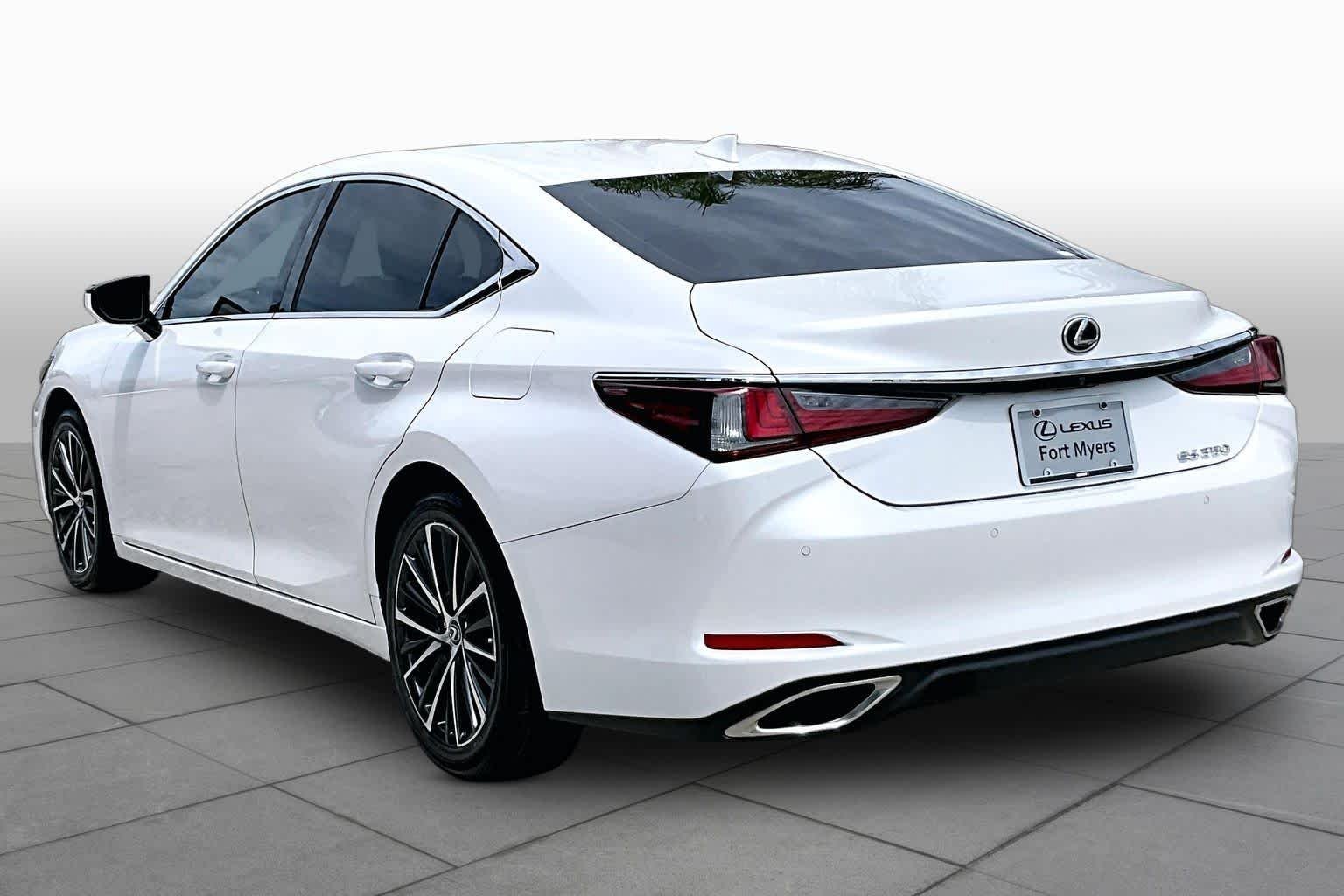Used 2024 Eminent White Pearl Lexus  image 12