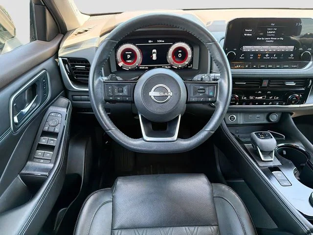 Used 2022 Gray Nissan Platinum image 22
