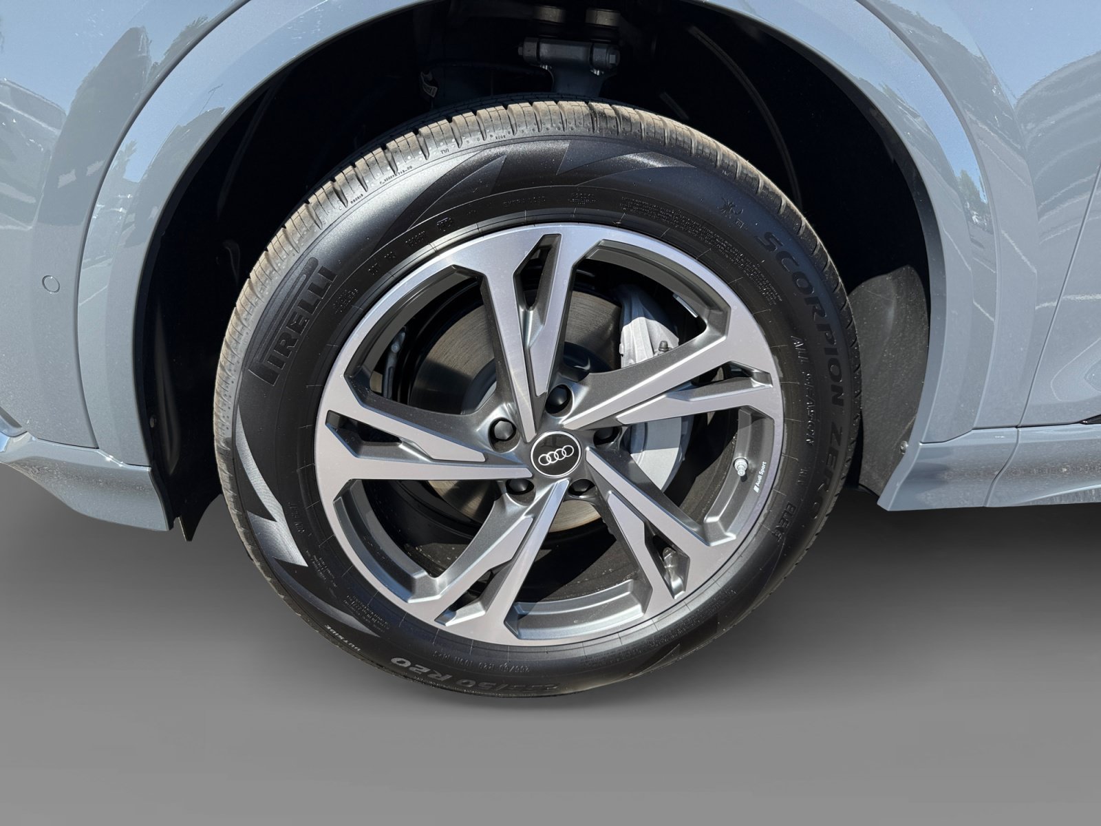 New 2027 Magnet Gray Audi Premium Plus quattro image 9