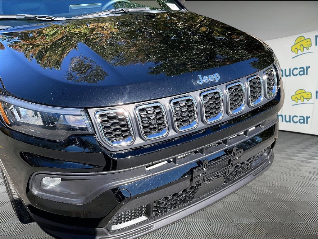 Used 2024 Black Jeep Latitude image 29