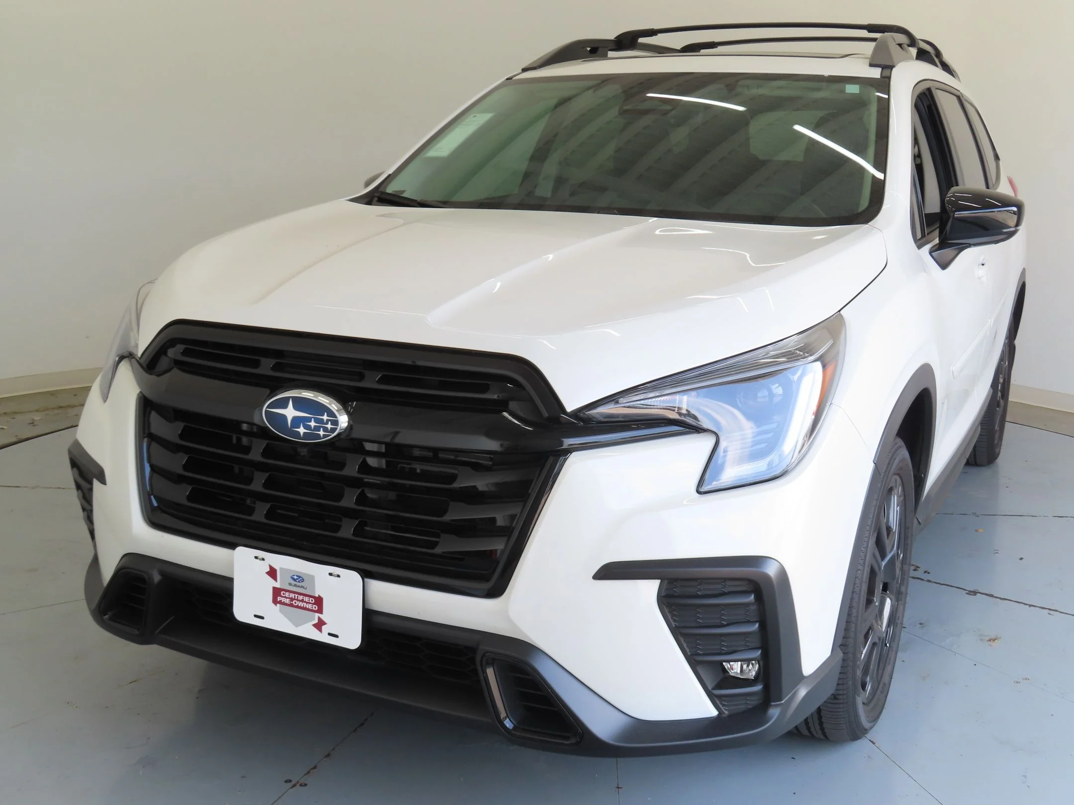 Certified Used 2025 White Subaru Onyx Edition Touring image 8