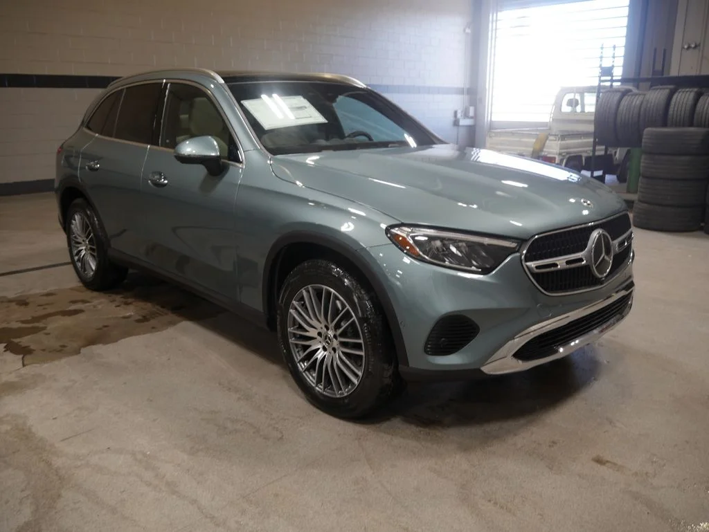 Certified Used 2026 Verde Silver Metallic Mercedes-Benz GLC 300 image 6