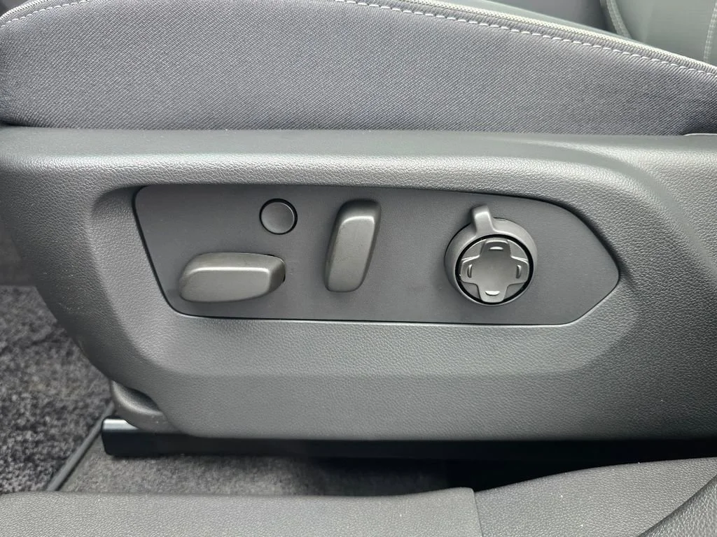 2026 Buick Envision Avenir - Photo 17