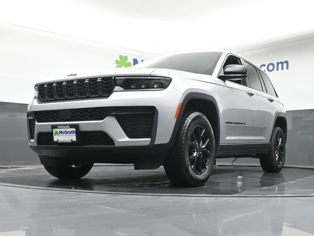New 2026 Silver Zynith Jeep Altitude image 7
