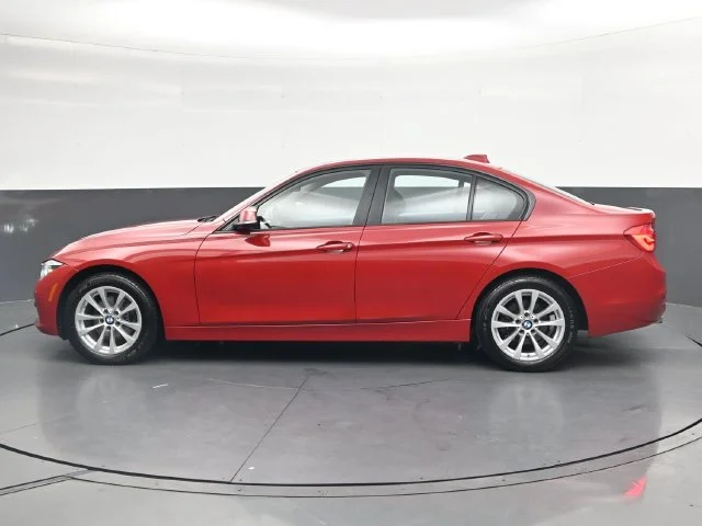 Used 2018 Red BMW 320i image 9