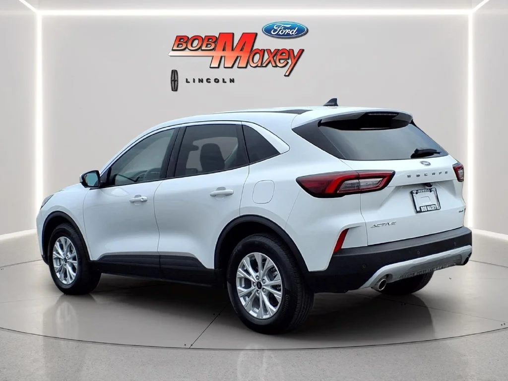 Used 2023 White Ford Active image 7
