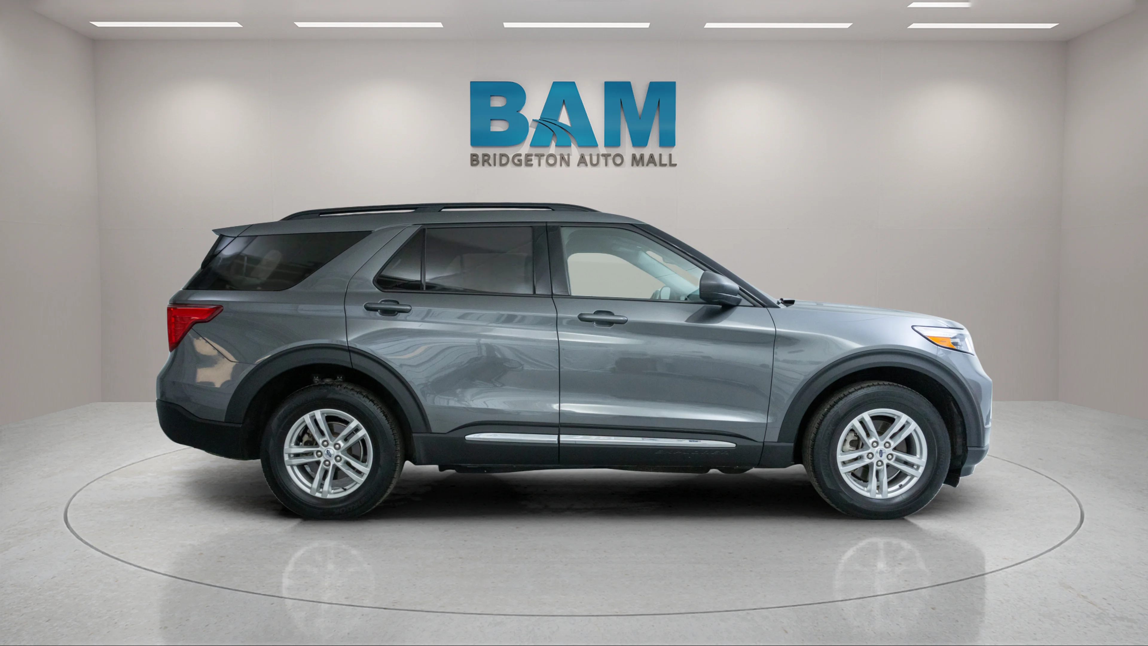 Used 2023  Ford XLT image 8