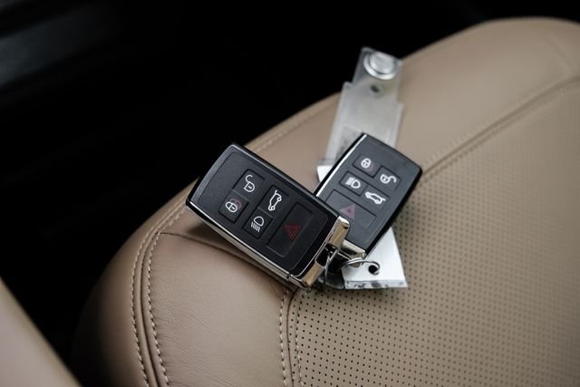 Used 2026  Land Rover S image 71