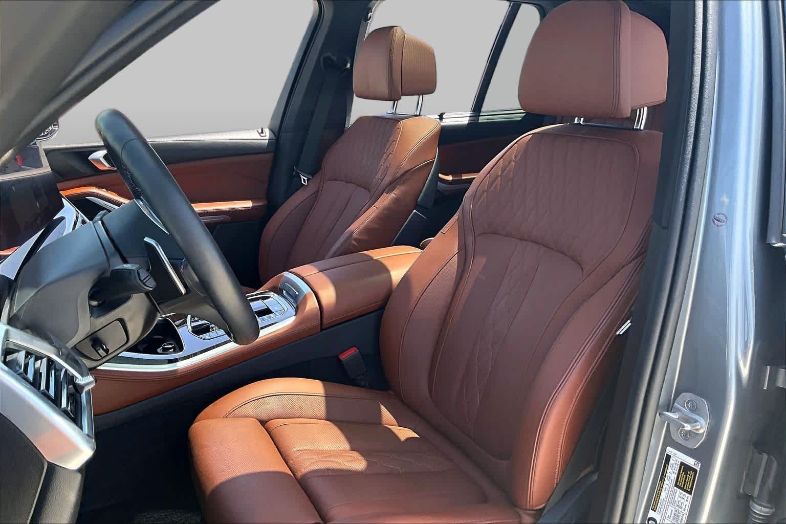 Used 2024 Skyscraper Grey Metallic BMW M60i image 7