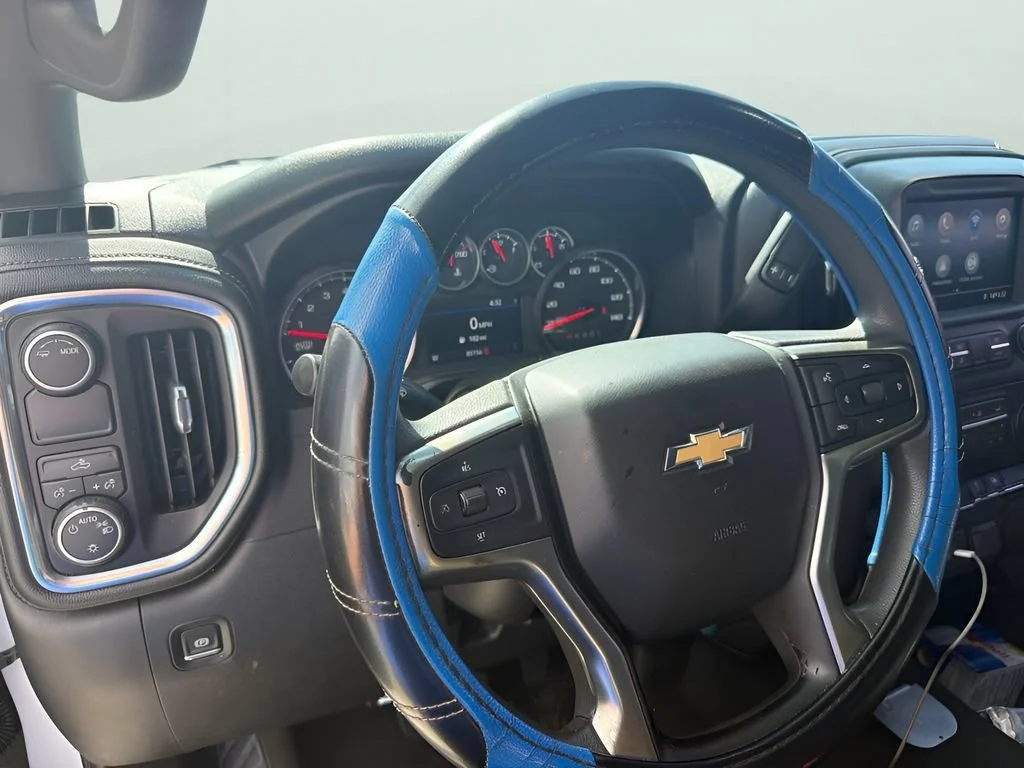 Used 2020 SUMMIT WHITE Chevrolet LT image 5