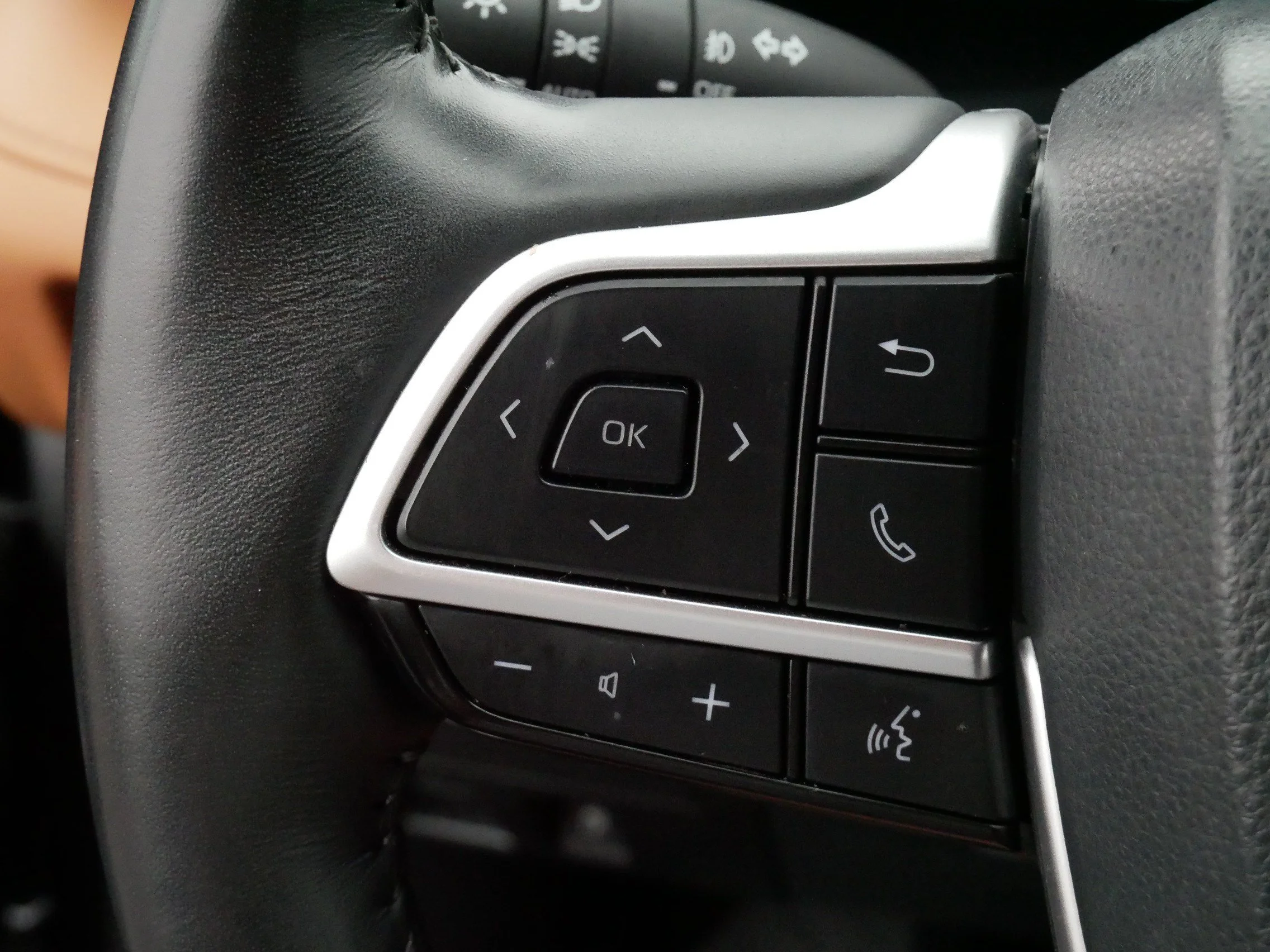 Used 2023 Midnight Black Metallic Toyota Platinum image 27