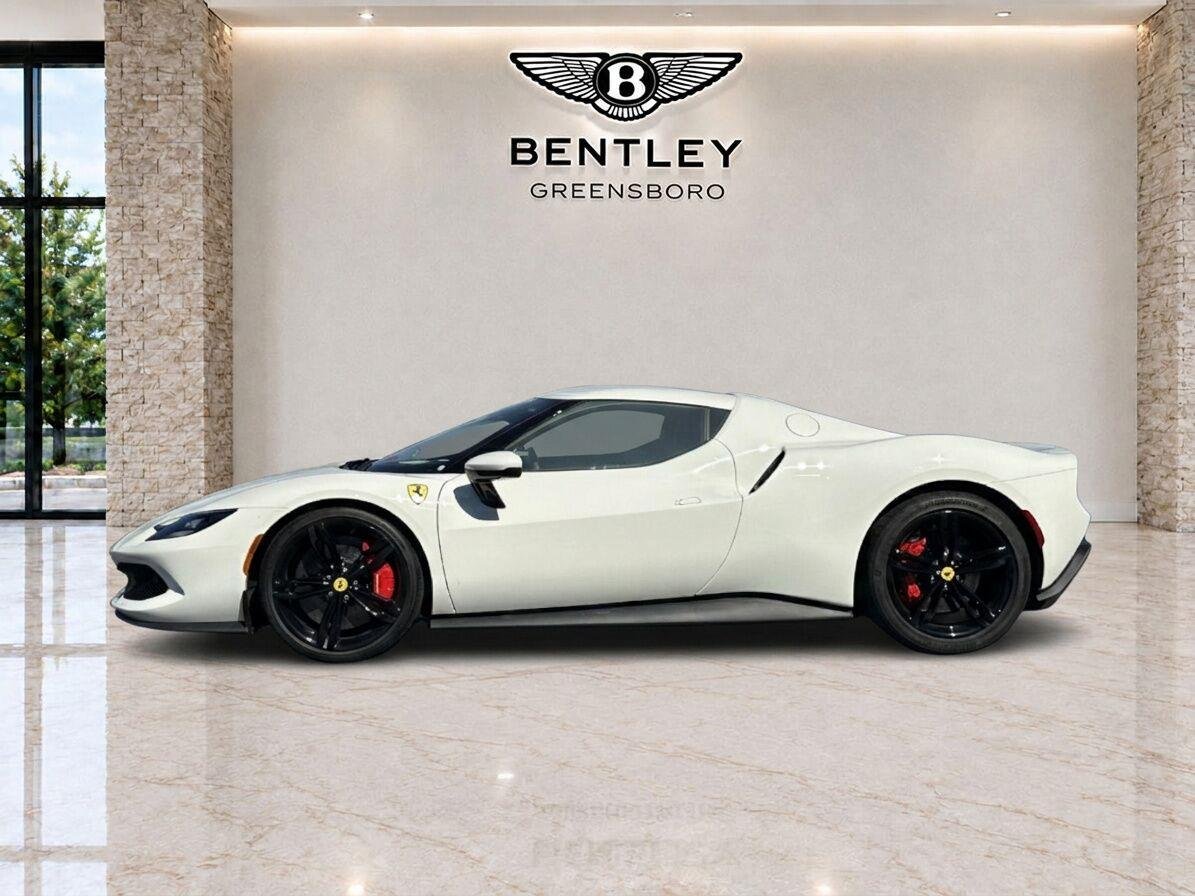 Used 2025 Bianco Cervino Ferrari  image 3