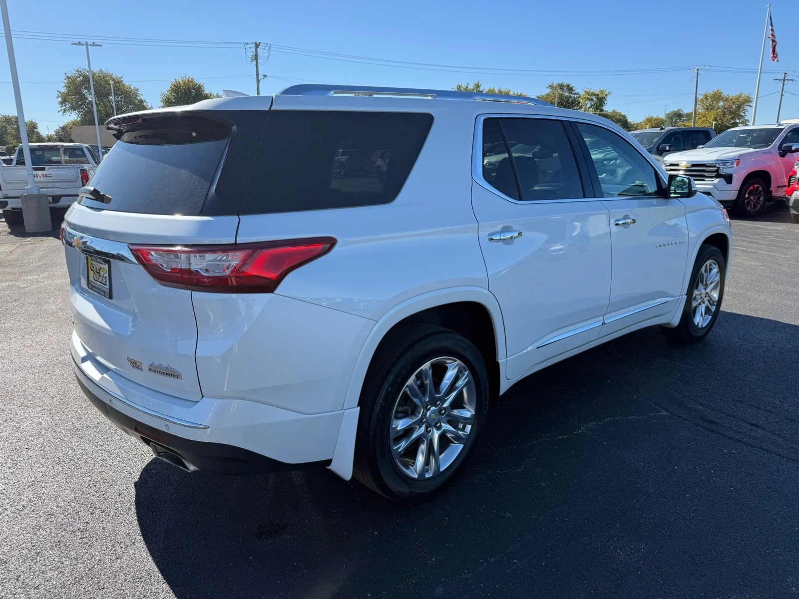 Used 2021 IRIDESCENT PEARL TRICOAT Chevrolet High Country image 5