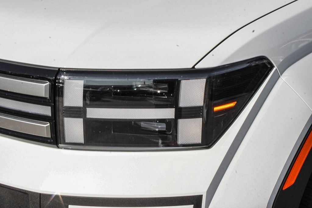 New 2026 White Hyundai SE image 4