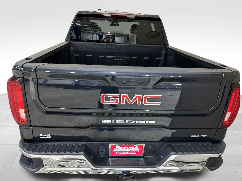 Used 2025 Silver GMC SLT image 4