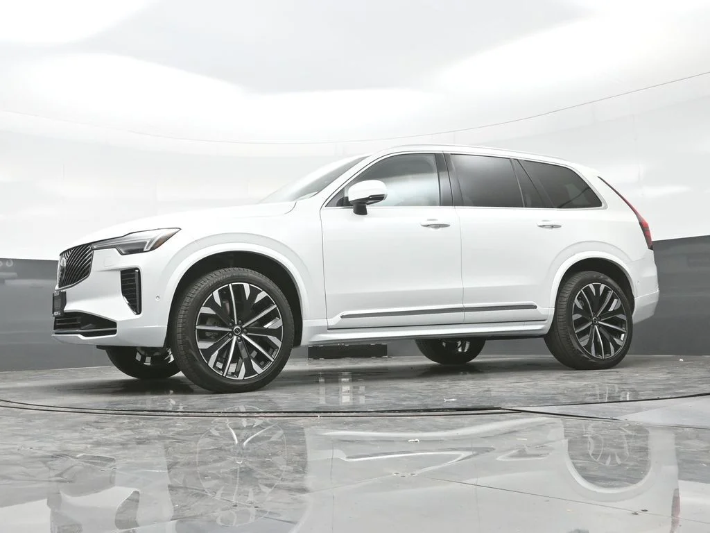 New 2026 Crystal White Volvo Plus image 32