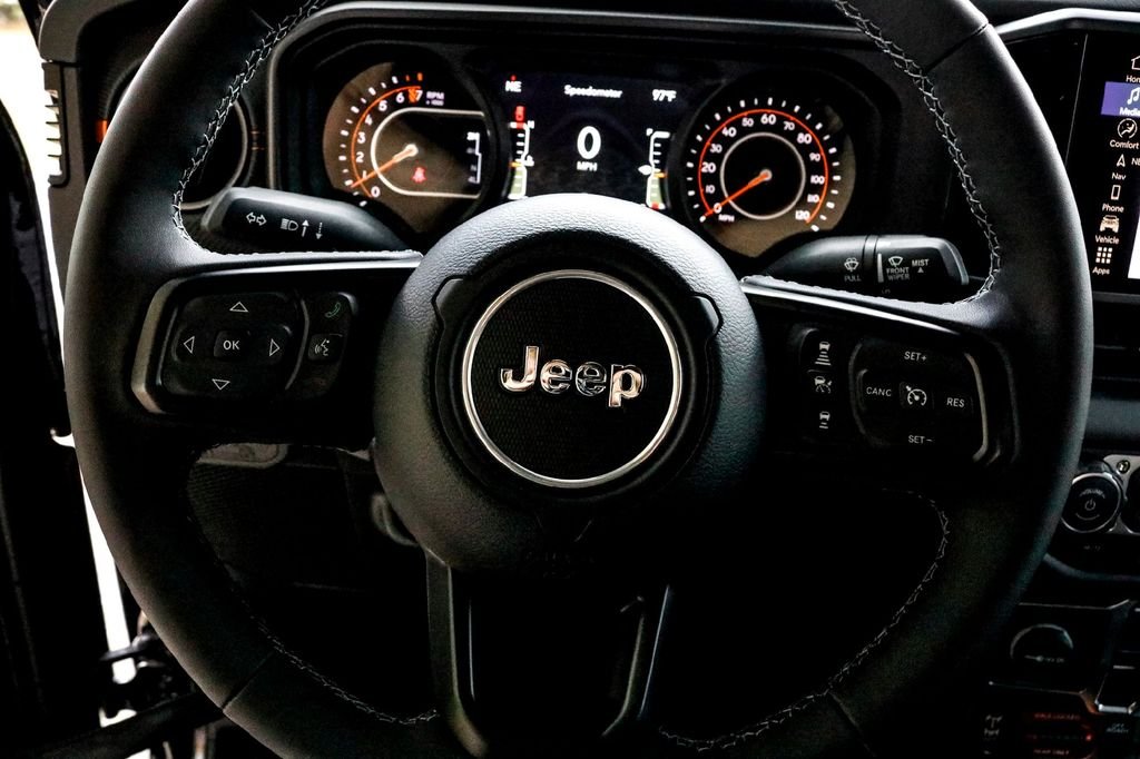 New 2025 Black Clear-Coat Exterior Paint Jeep Mojave image 12