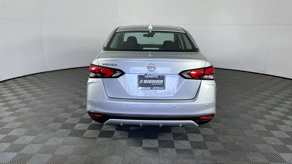 Used 2025 Silver Nissan 1.6 SV image 5