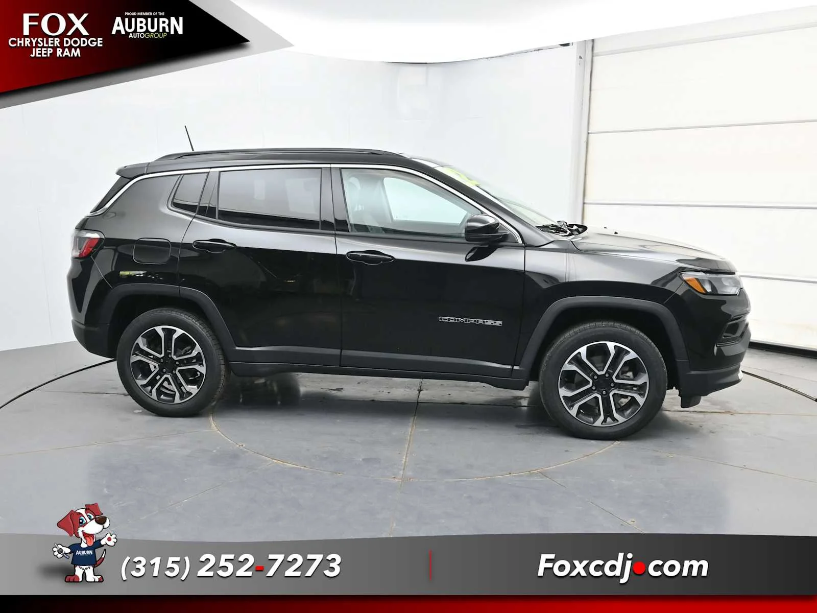 Used 2022 Diamond Black Crystal Pearlcoat Jeep Limited image 16