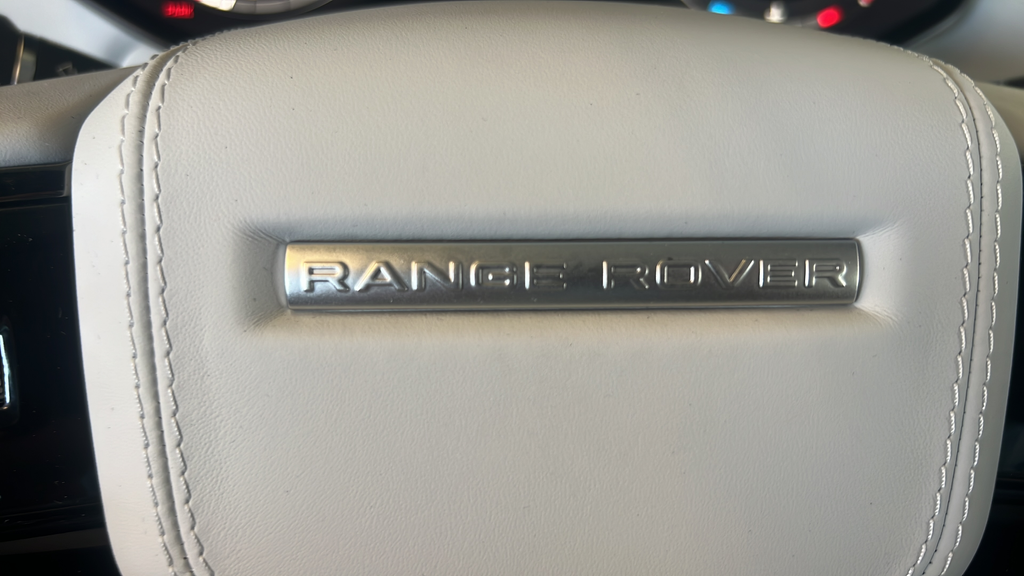 New 2026 Fuji White LAND ROVER Dynamic SE image 34