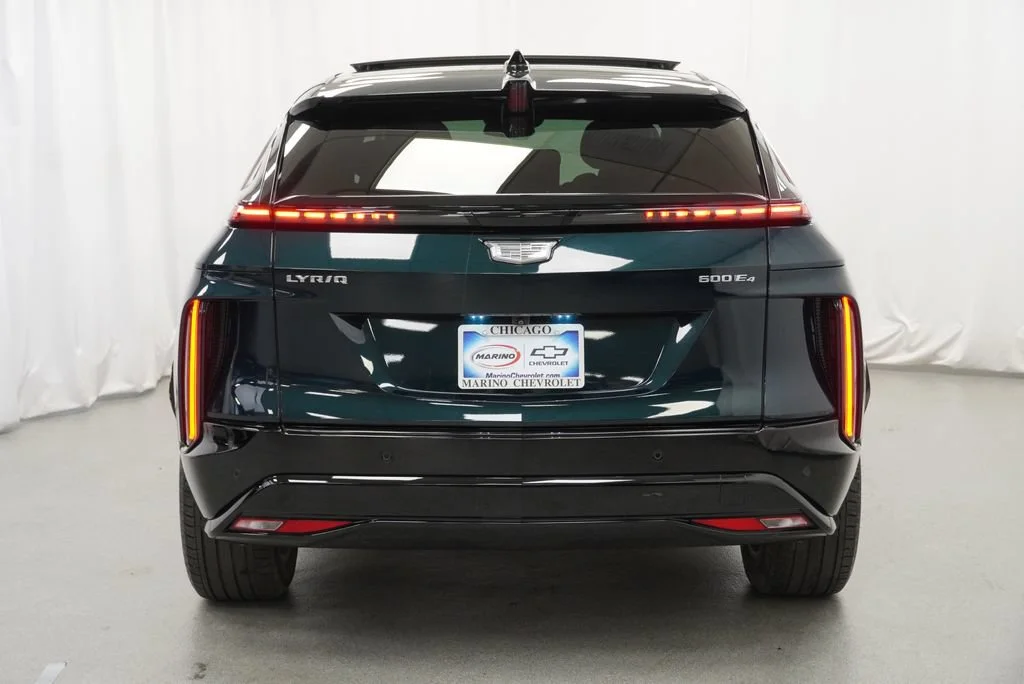 Used 2024 Emerald Lake Metallic Cadillac Sport 2 image 39