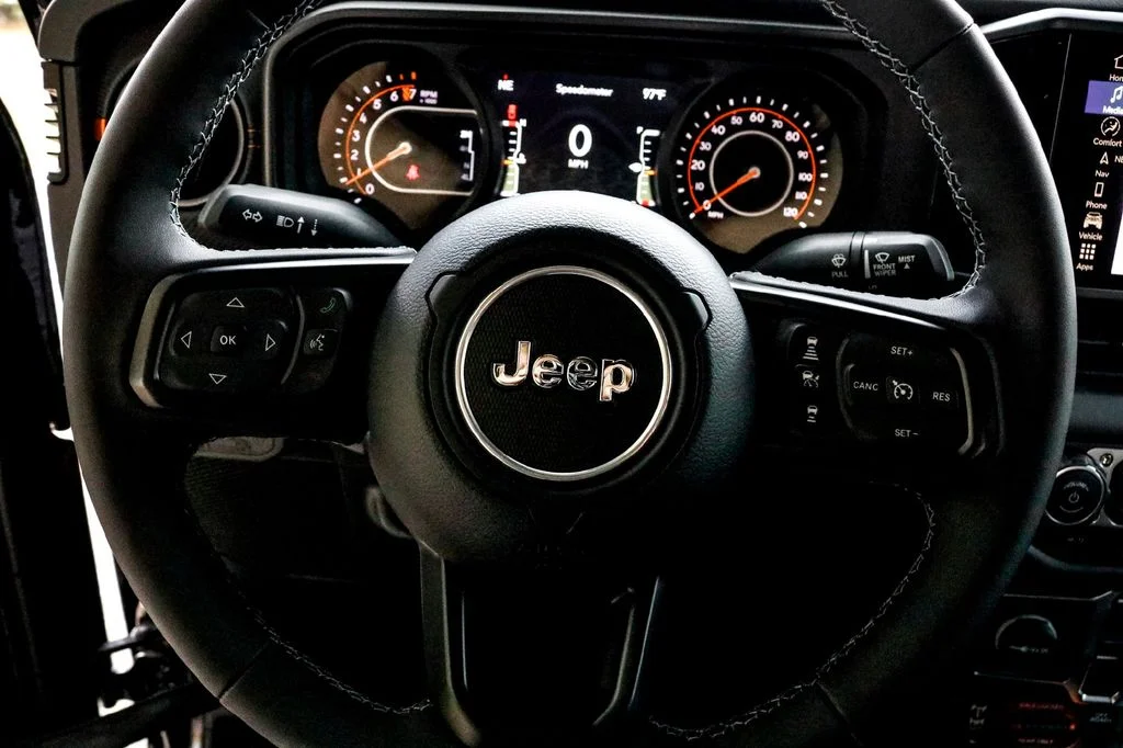 New 2025 Black Jeep Mojave image 12