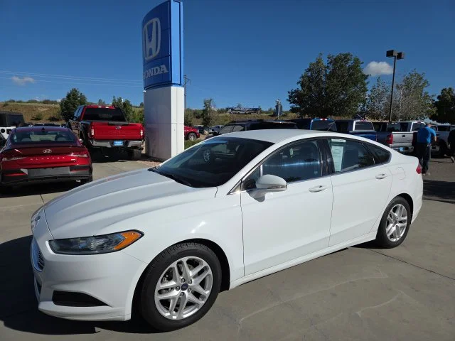 Used 2016 White Ford SE image 1