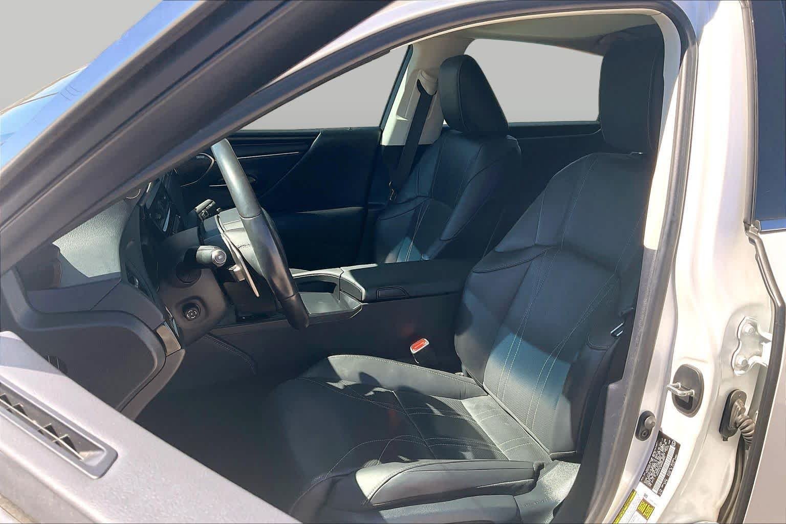 Used 2024 Eminent White Pearl Lexus Luxury image 8