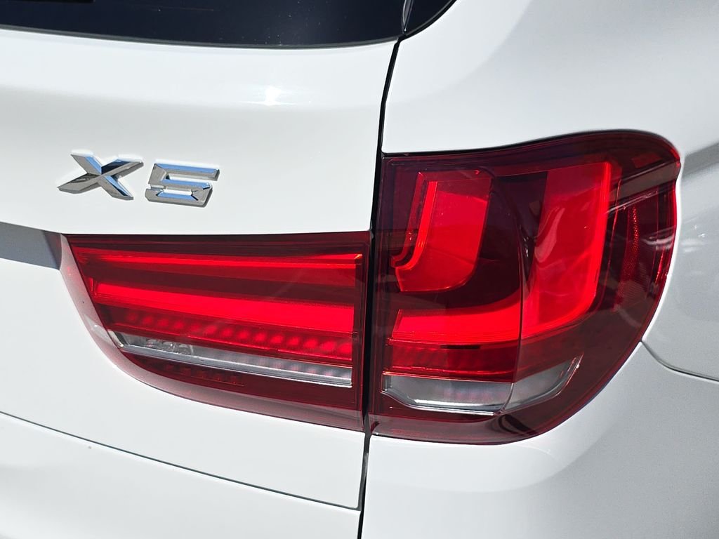 Used 2017 White BMW xDrive35d image 38