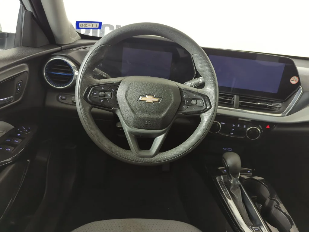 Used 2025 Summit White Chevrolet LT image 11