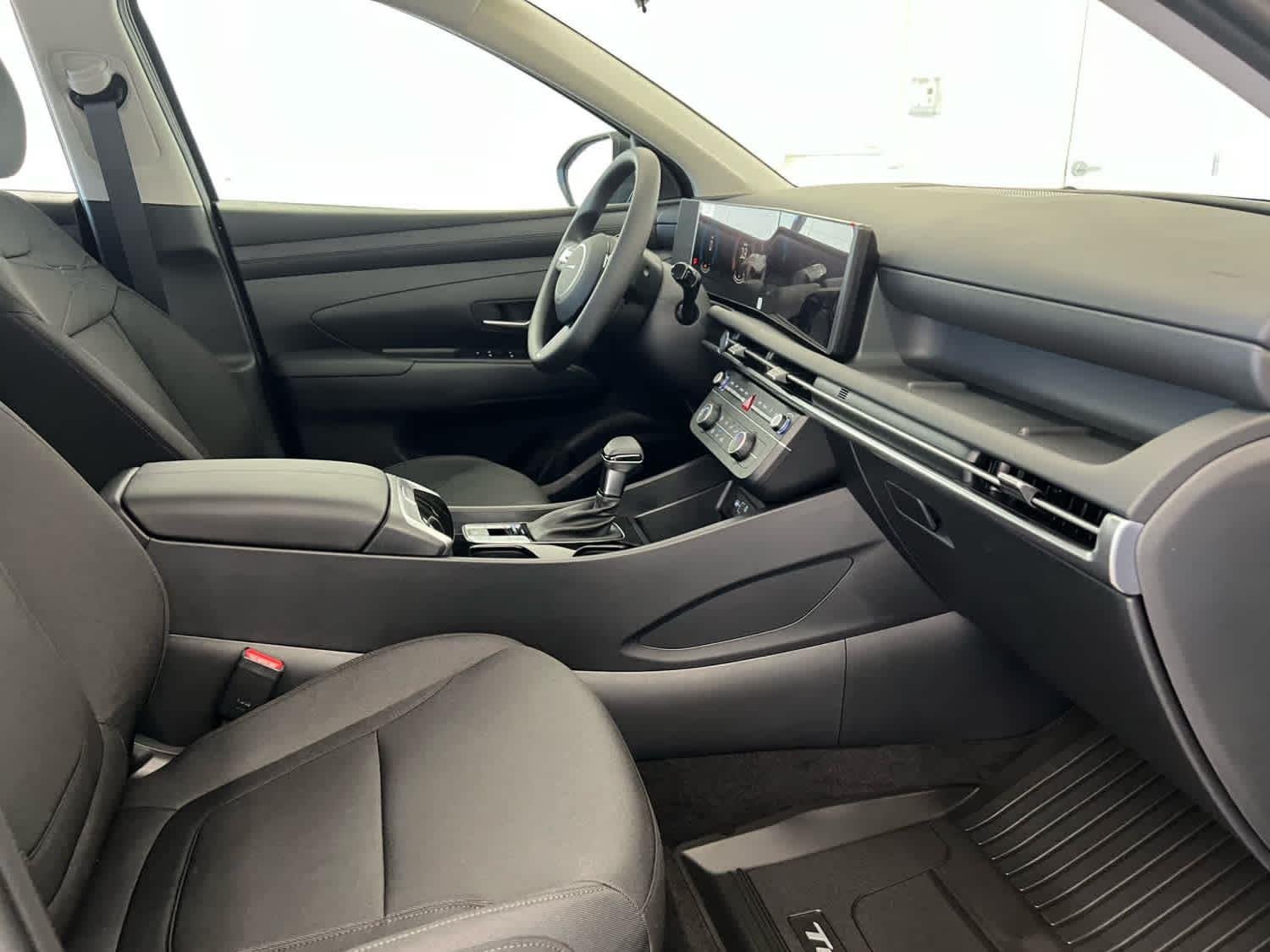 Used 2025 Ultimate Red Hyundai SE image 26