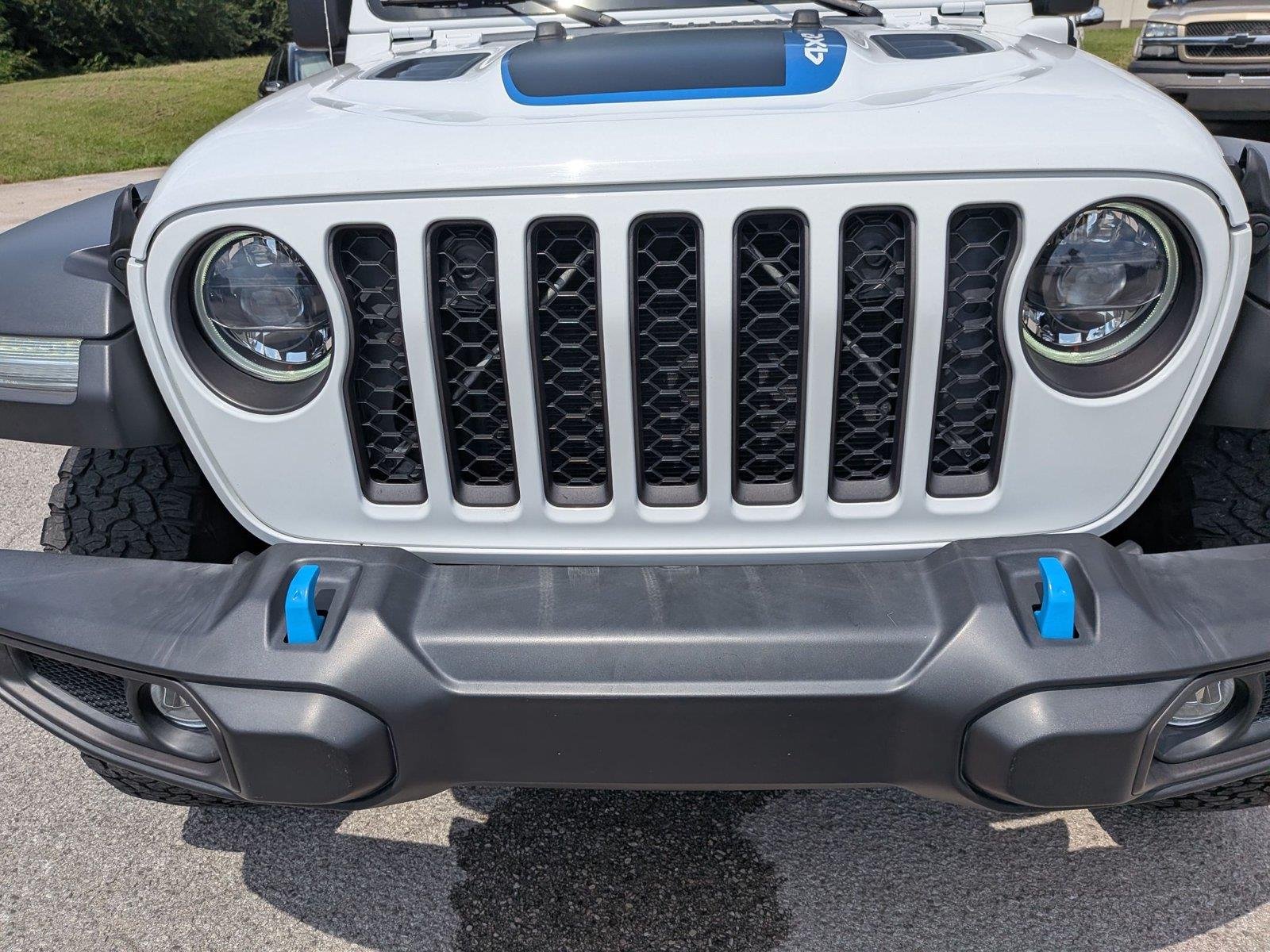 Used 2023 Bright White Clearcoat Jeep Rubicon image 14
