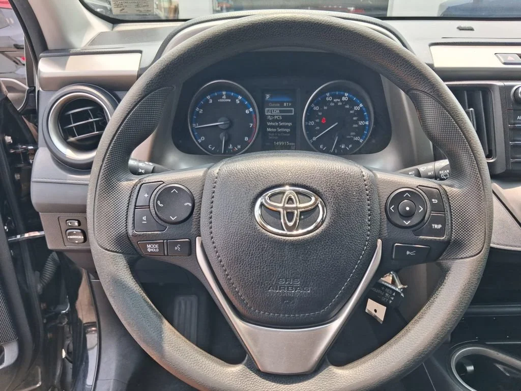 Used 2017  Toyota LE image 12