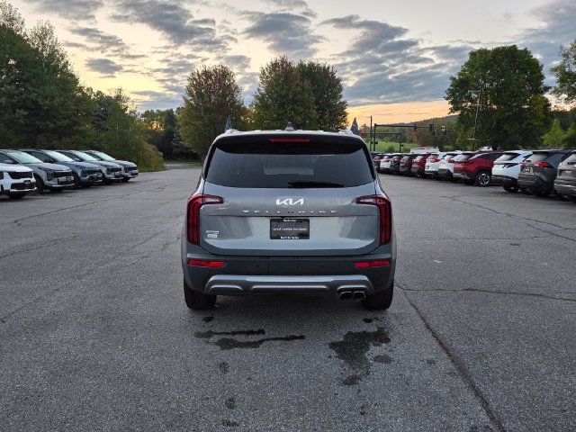 Used 2022 Silver Kia S image 7
