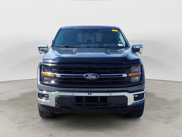 Certified Used 2025  Ford XLT image 2
