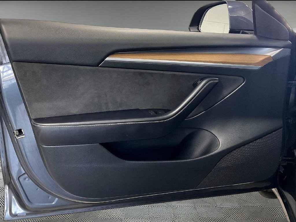 Used 2023 Black Tesla Base image 9