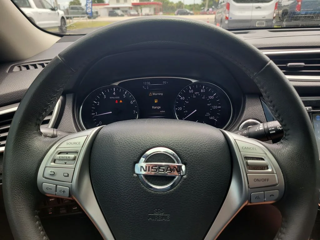 Certified Used 2016 Gray Nissan SL image 29