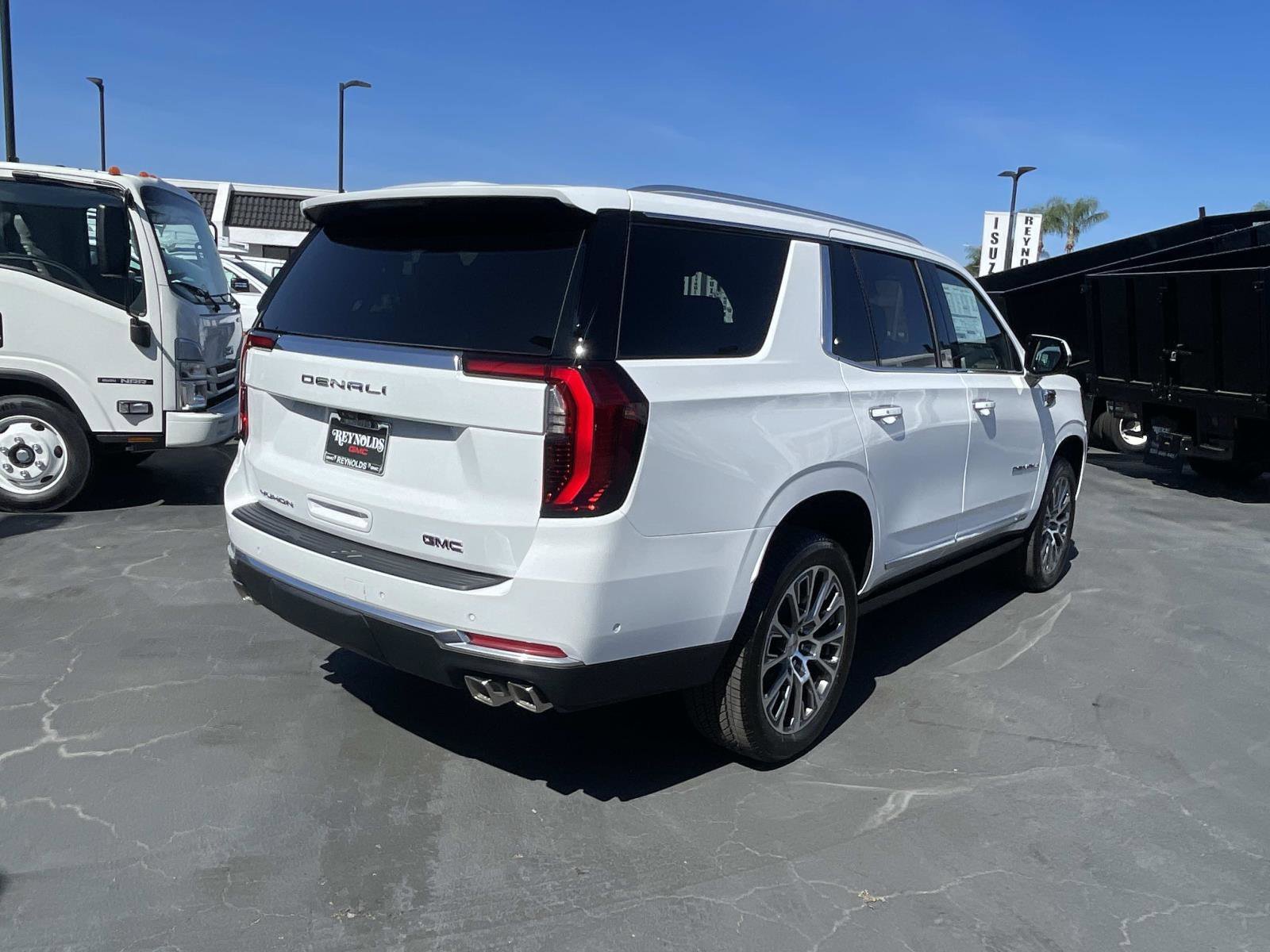 2026 GMC Yukon Denali - Photo 5