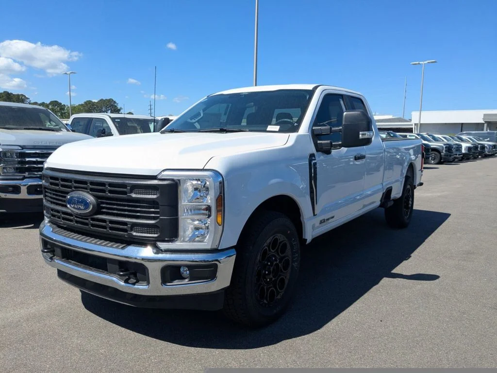 New 2026 Oxford White Ford XL image 8