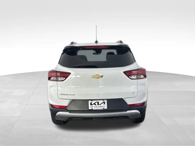 Used 2023 White Chevrolet LT image 4