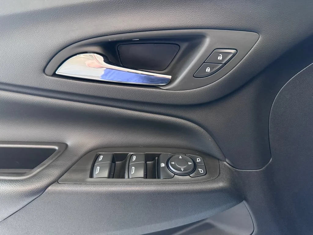 2023 Chevrolet Equinox LT - Photo 25