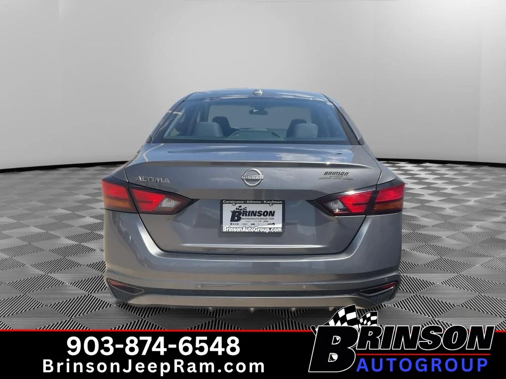 Used 2025 Gun Metallic Nissan SV image 6