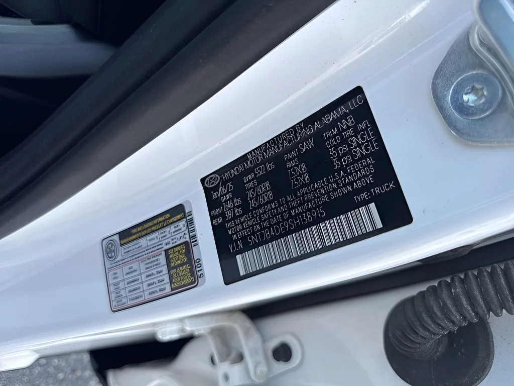 Used 2025 White Hyundai SEL image 34