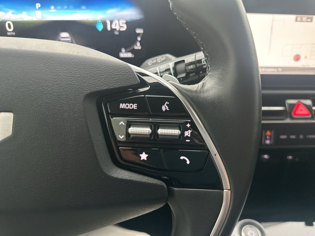 Used 2023 Cityscape Green Kia Wind image 22