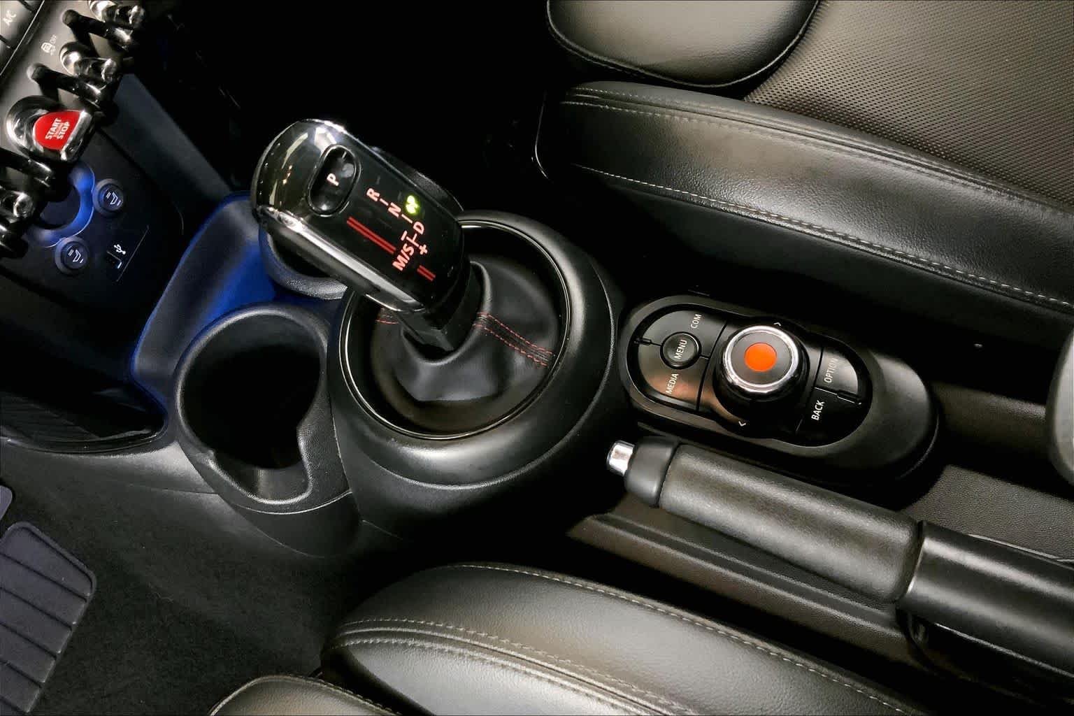 Used 2021 Midnight Black Metallic MINI Cooper S image 16