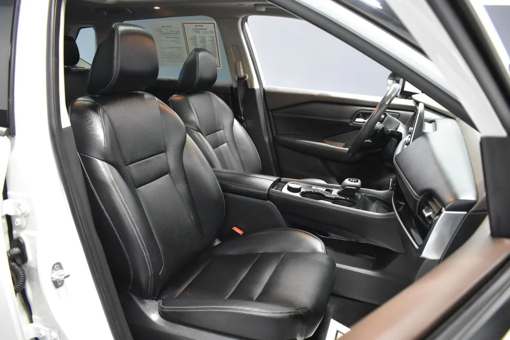 Certified Used 2023 White Nissan SL image 14
