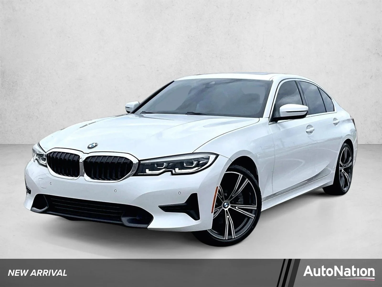 2018 BMW 3 Series 320i Sedan's photo