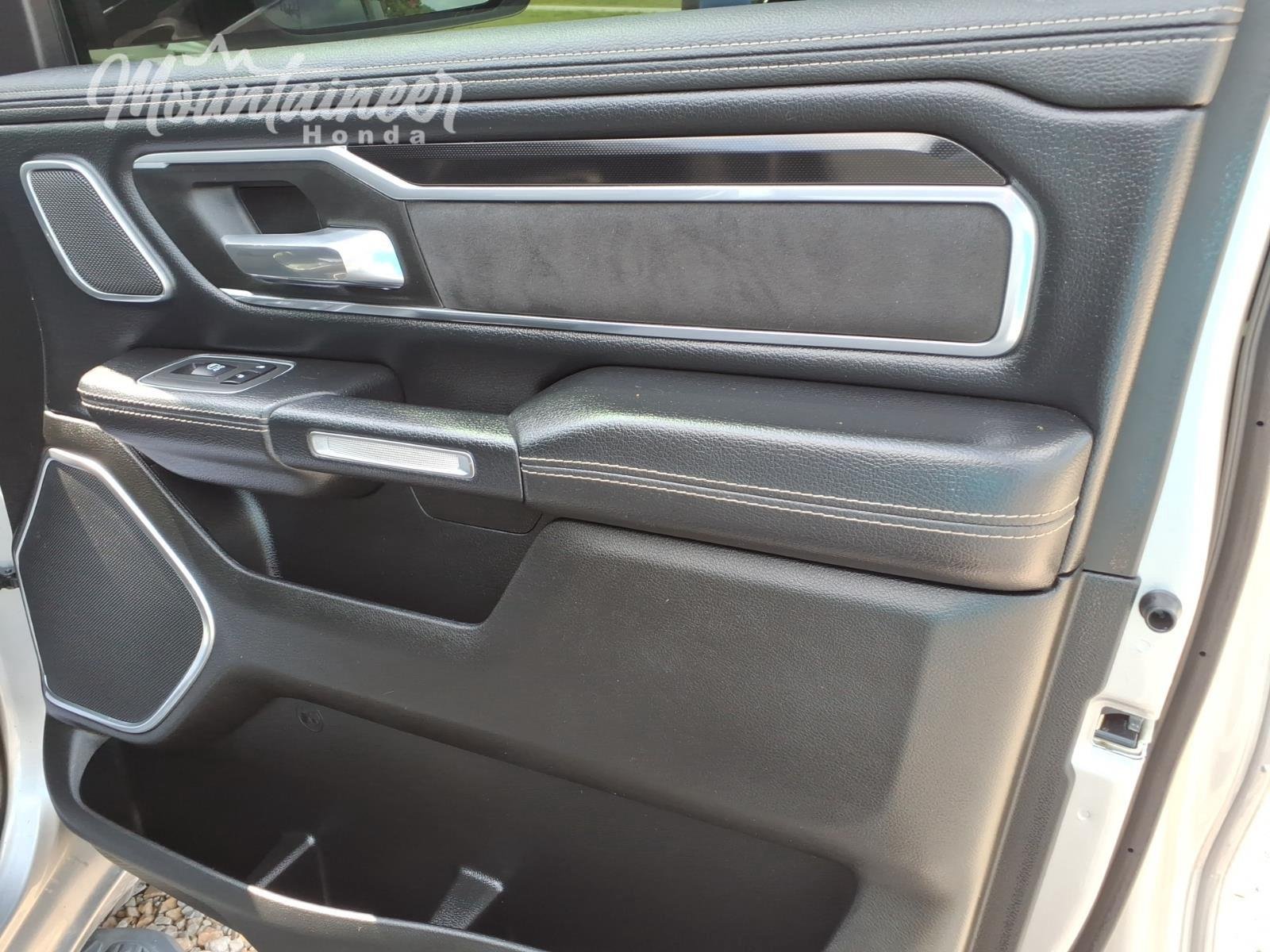 Used 2022 Billet Silver Metallic Clearcoat Ram Laramie image 29