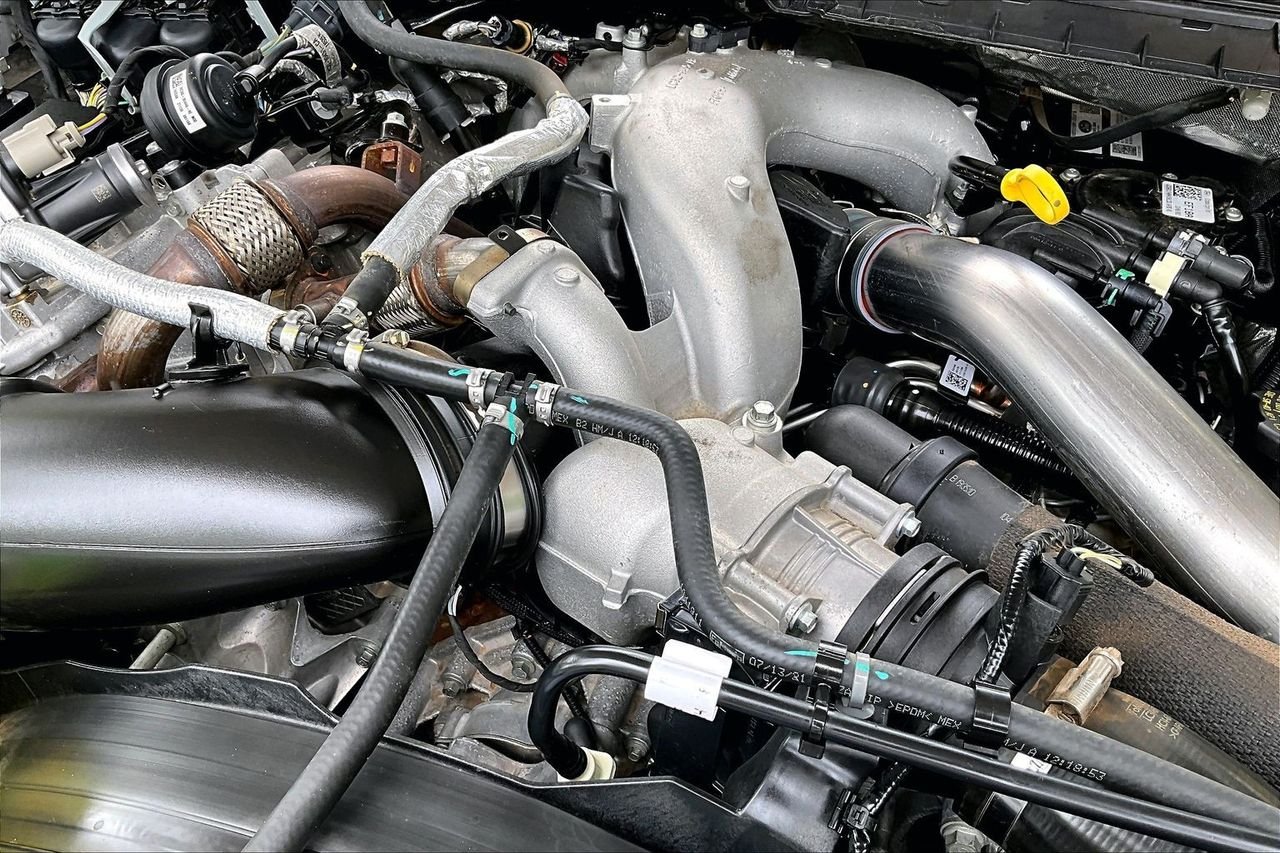 Used 2022 Silver Ford Lariat image 28